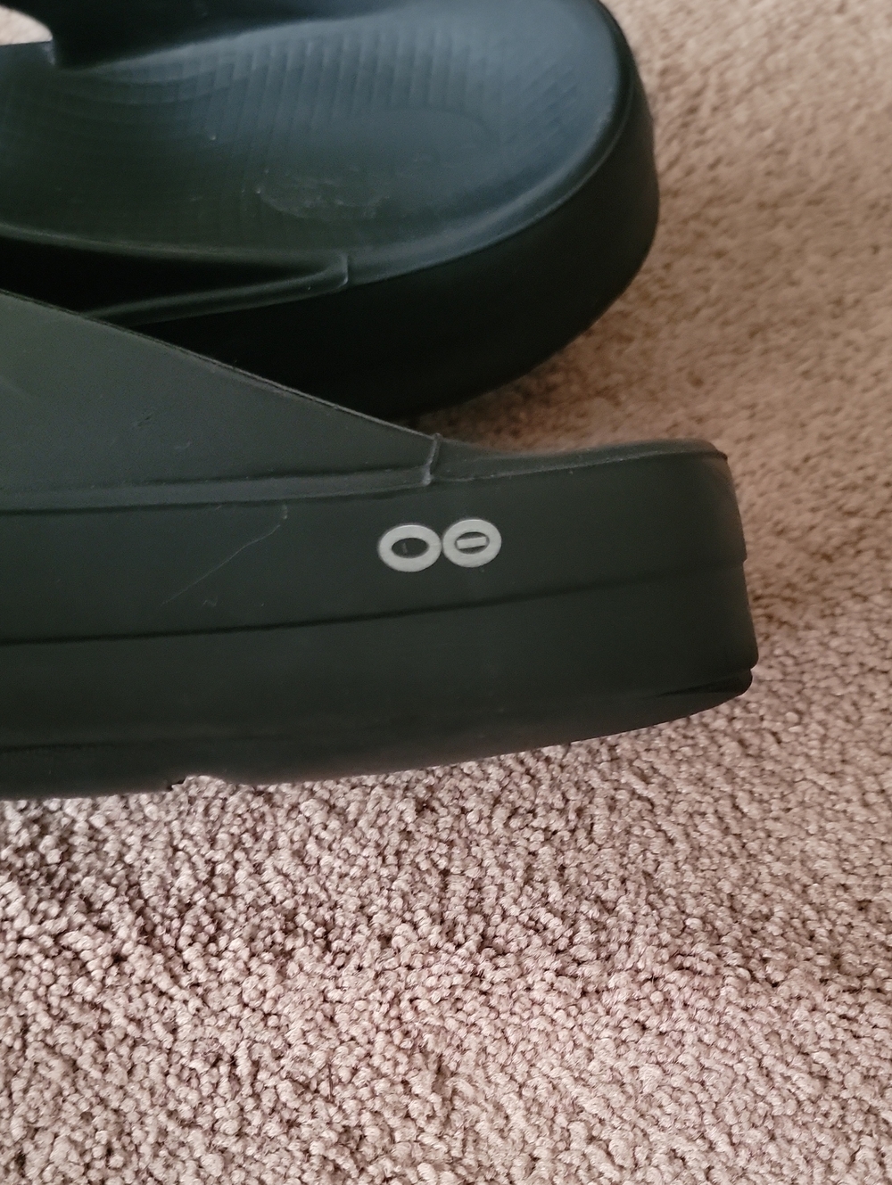 Oofos Black Thick-Soled Flip Flop Sandals - Picture 2 of 4